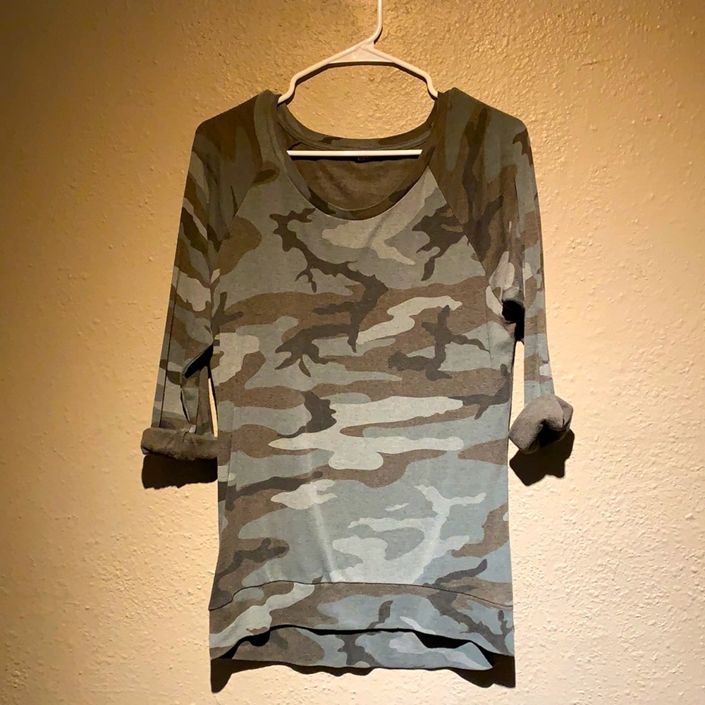 TNA 3/4 sleeve camo shirt
